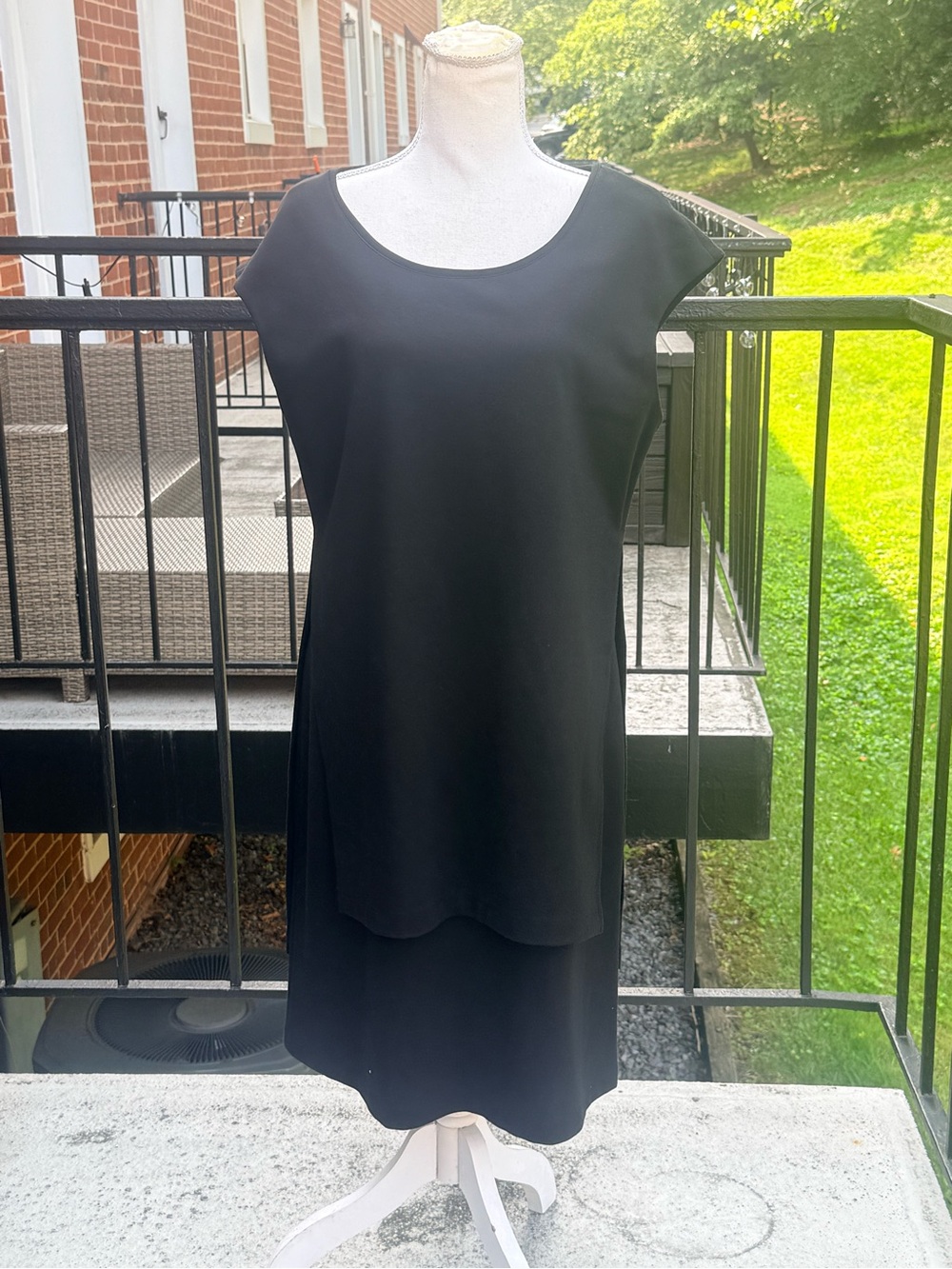 Sleek black Lafayette 148 New York layered shift dress. Size Large - Picture 6 of 10
